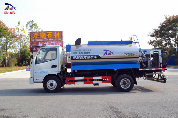 東風(fēng)油罐專用汽車(chē)駕駛方法技巧